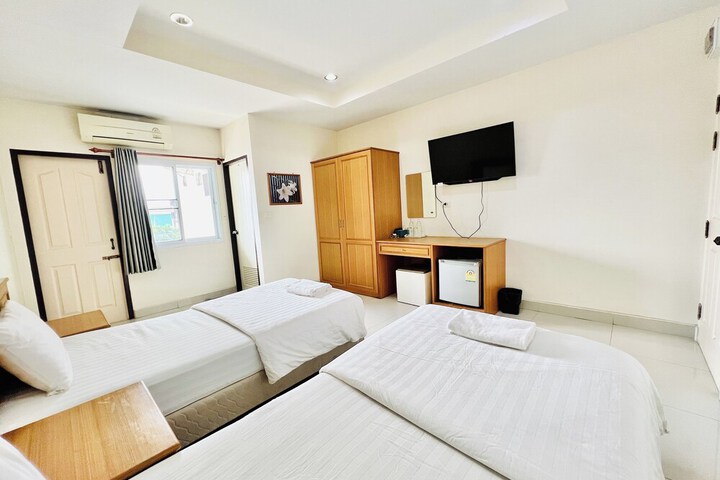 Room 8 of 29