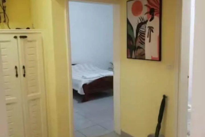 Room 9 of 14