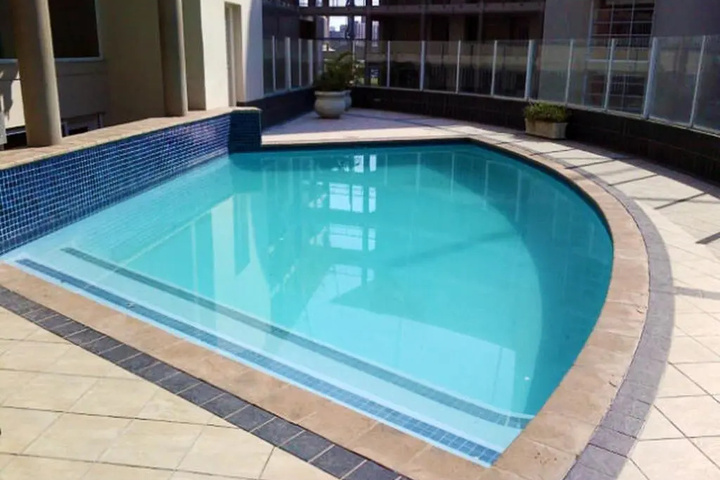 Pool 14 of 18