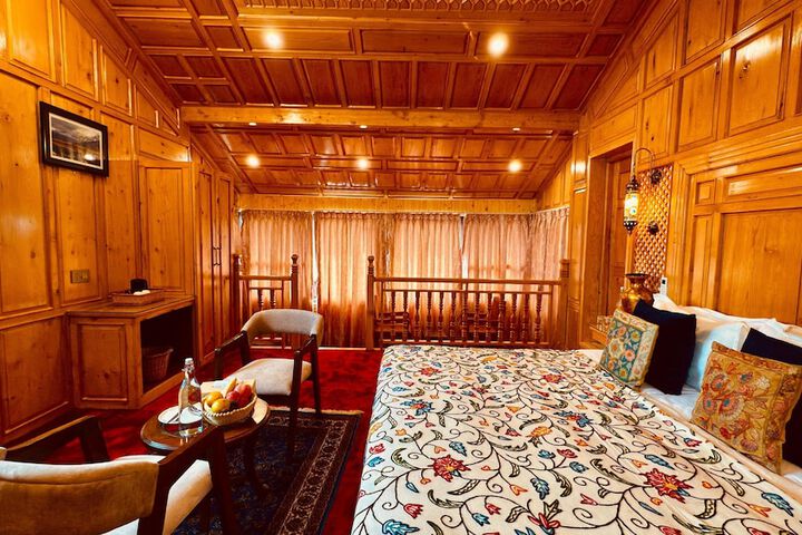 Room 12 of 47