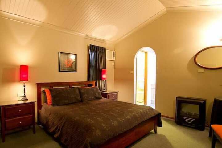 Room 3 of 15