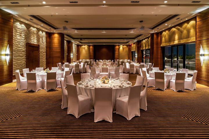 Banquet hall