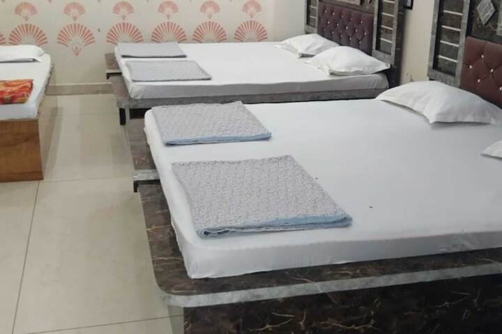 Room 8 of 23