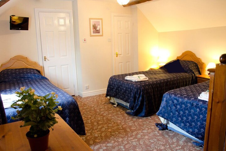 Room 3 of 22