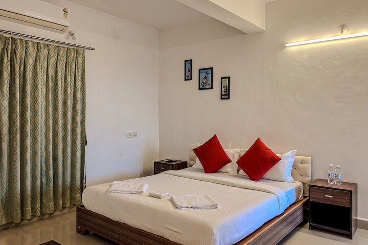 Room 5 of 17