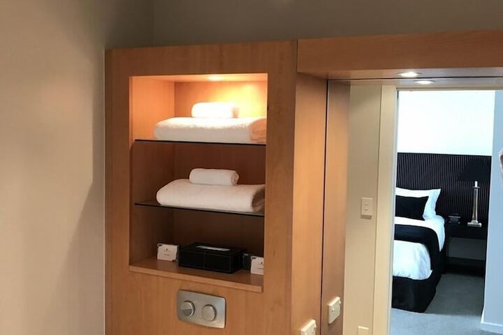 Room 30 of 53