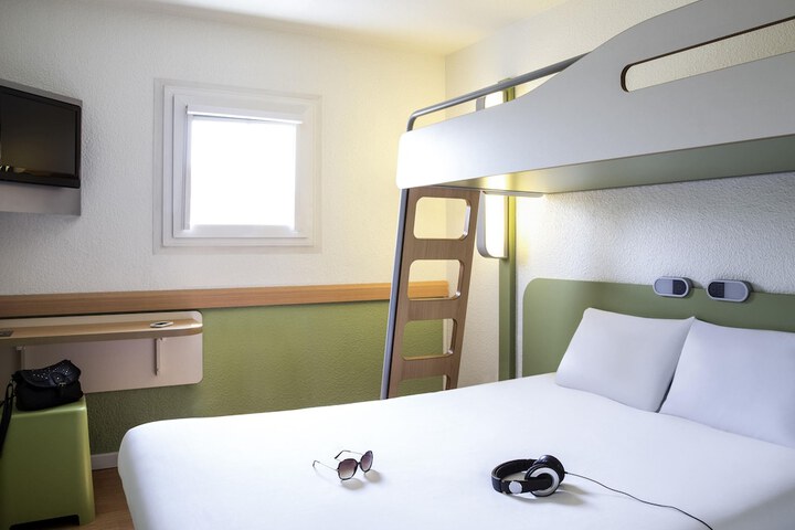 Room 15 of 35