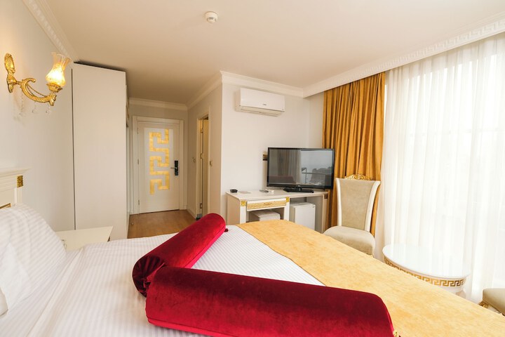 Room 44 of 93