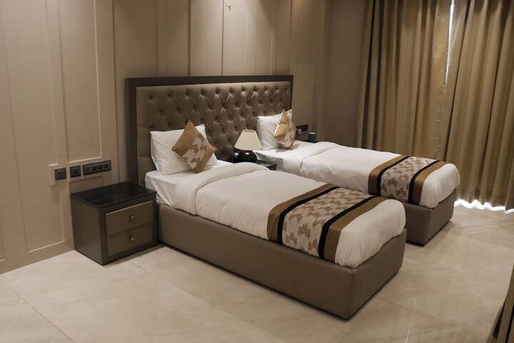 Infinity Stays - Hotel Near Medanta