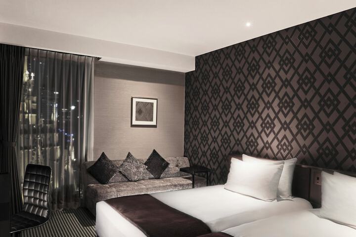 Room 13 of 73