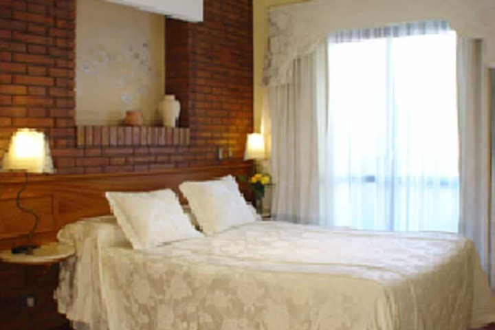 Room 9 of 21