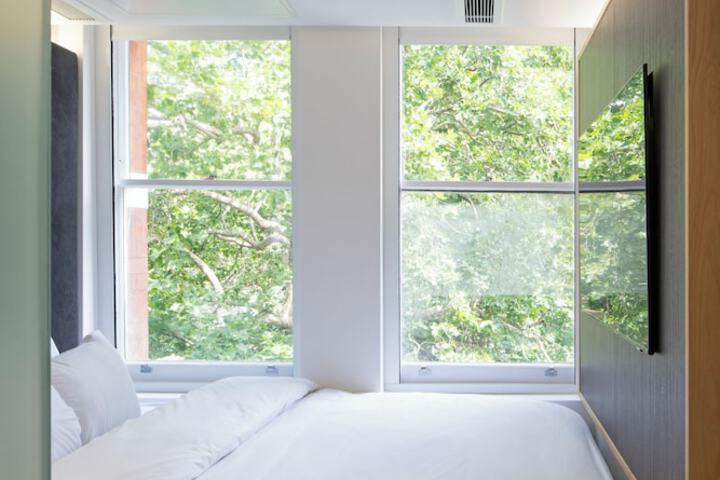 Room 25 of 43