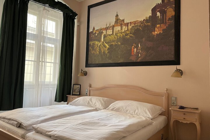 U Cervene Zidle in Prague