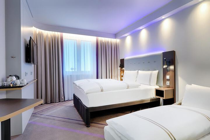 Room 8 of 37