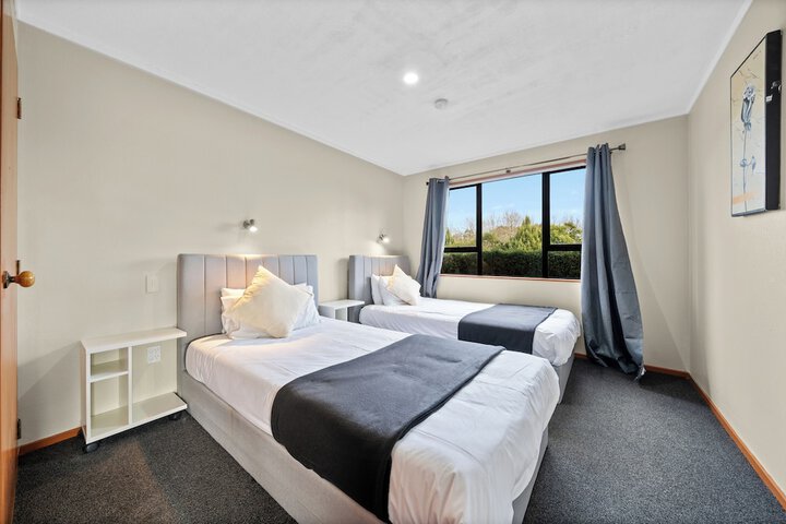 Room 5 of 37