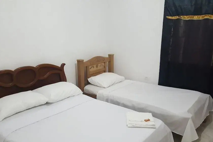 Room 4 of 11