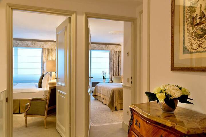 Room 44 of 183
