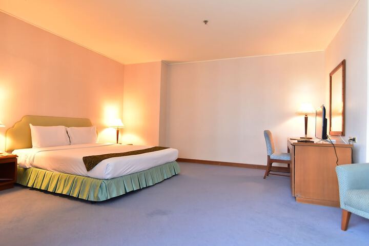 Room 43 of 86