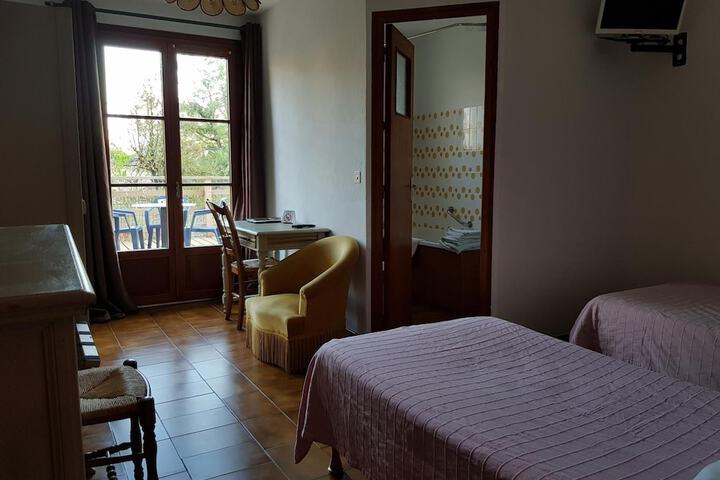Room 10 of 24