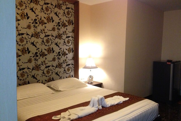 Room 3 of 35
