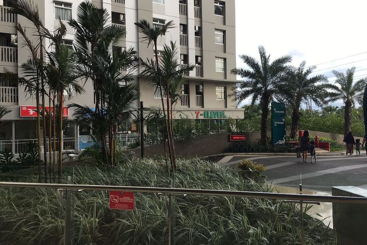 Hotel Exterior 36 of 42