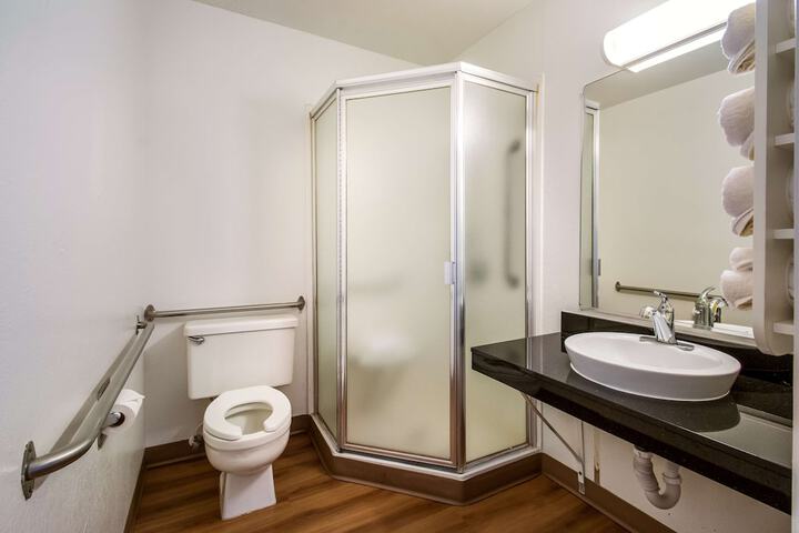 Room 13 of 31