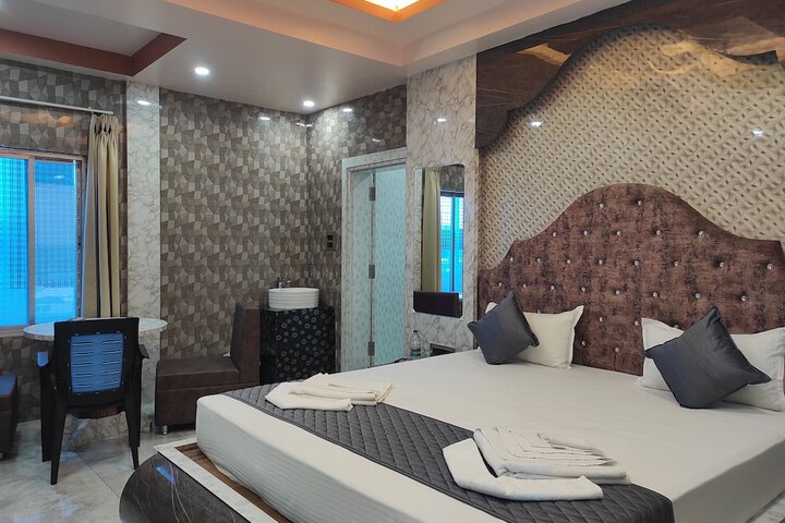 Room 30 of 50