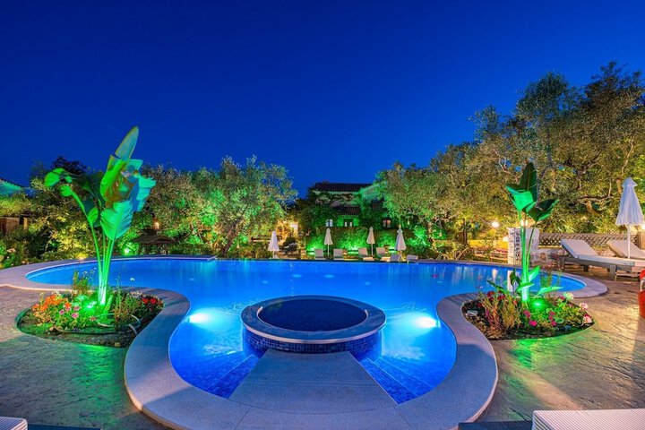 Pool 72 of 110