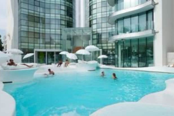 Pool 75 of 101