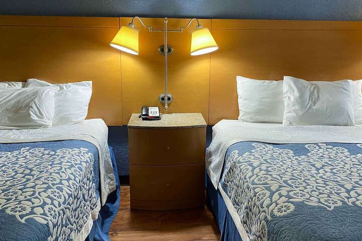 Room 15 of 44
