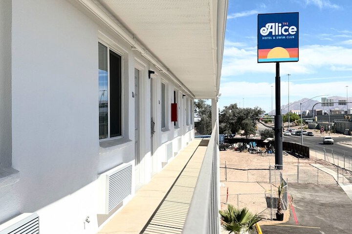 Hotel 76 of 76