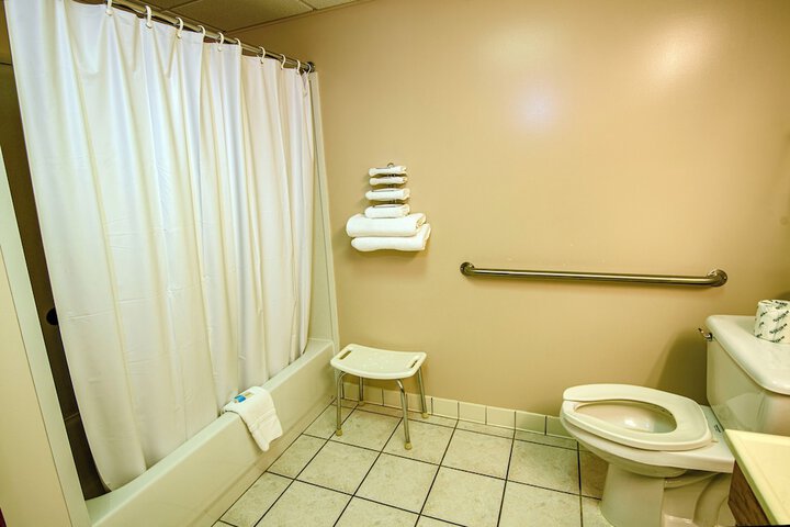 Room 15 of 28