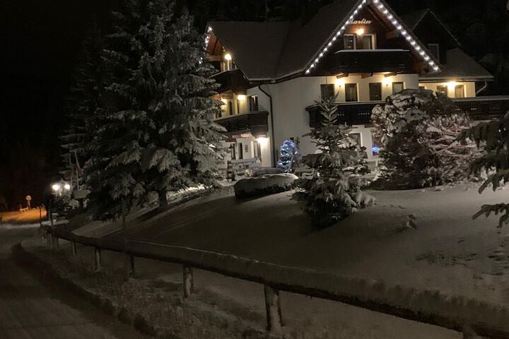 Hotel Exterior 90 of 149