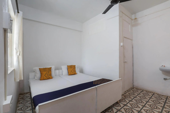 Room 4 of 5