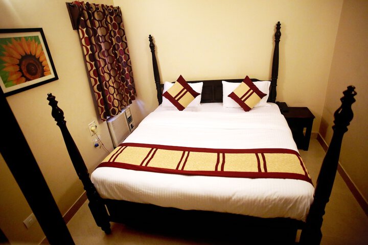 Room 8 of 48