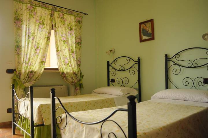 Room 6 of 38