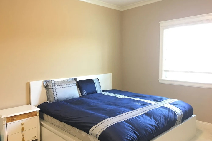 Room 5 of 20