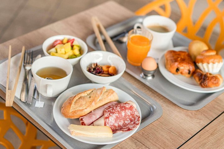 Breakfast/Coffee Service 22 of 75