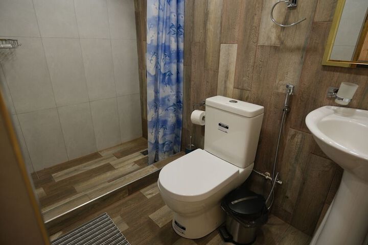 Room 80 of 94