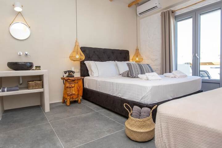 Room 3 of 27