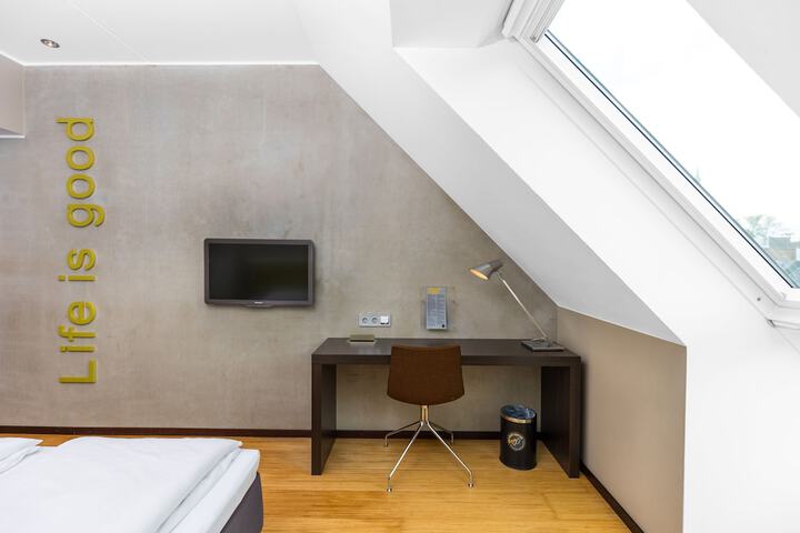 Room 25 of 71