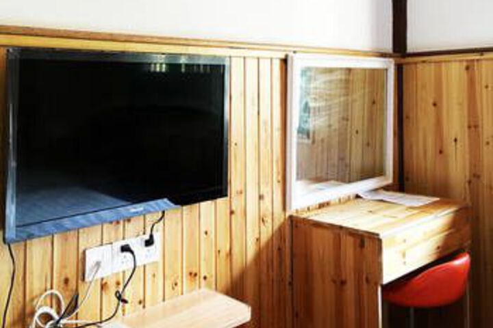 Room 5 of 13