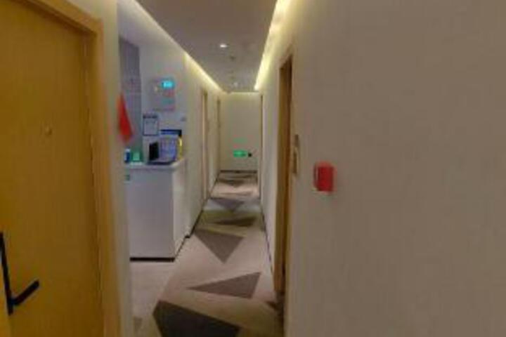 orange hotel(Lanzhou Zhengning Road Night Market Store)