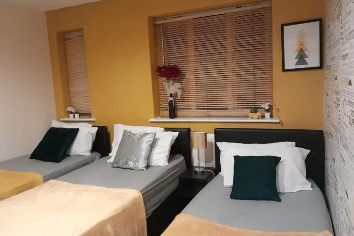 Room 5 of 15