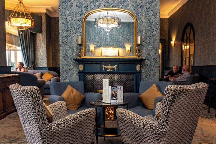Lounge 197 of 256