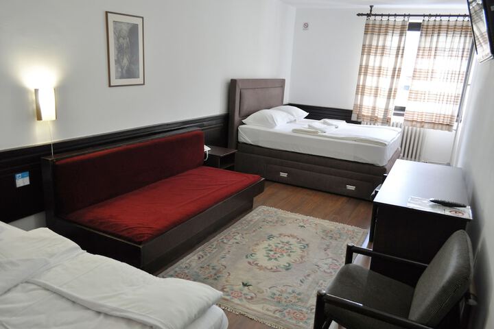 Room 14 of 68
