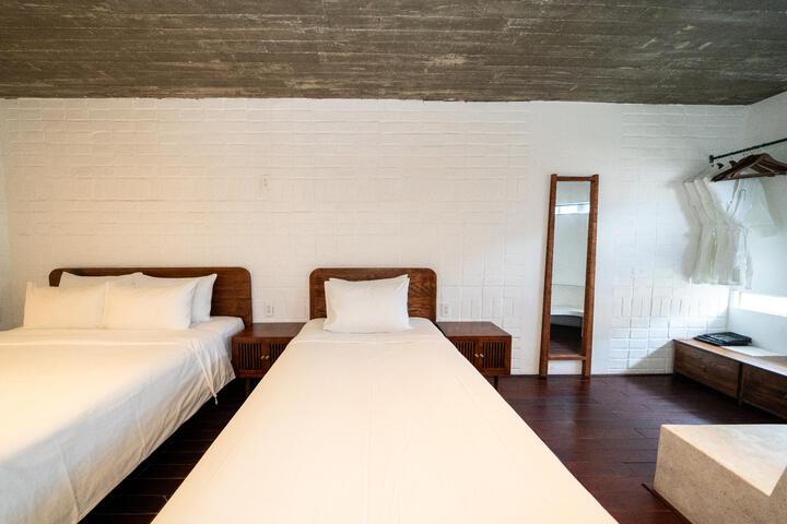 Room 49 of 89