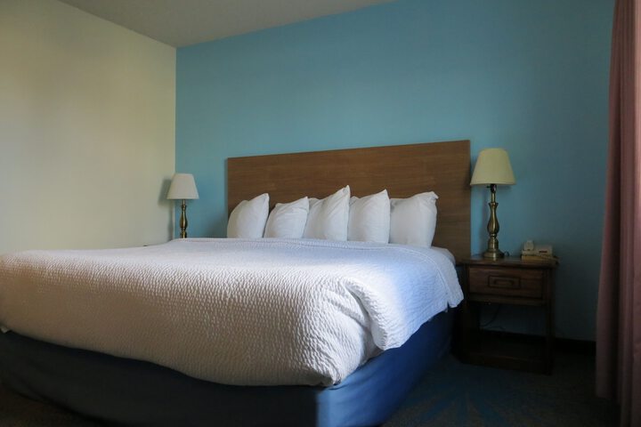 Room 16 of 60
