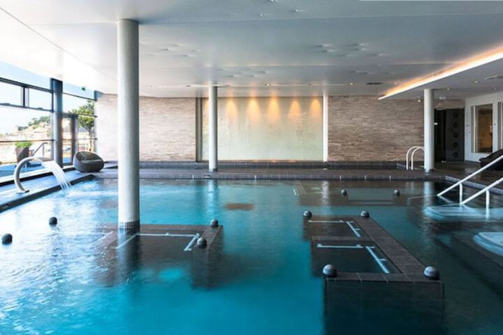 Pools & Facilities