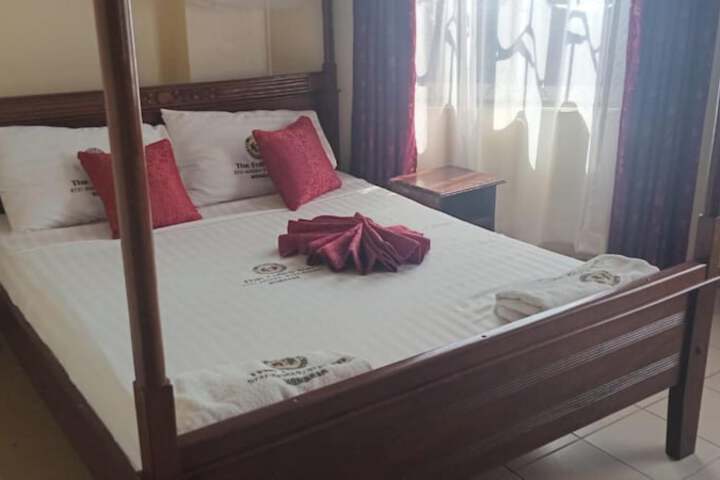 Room 3 of 6